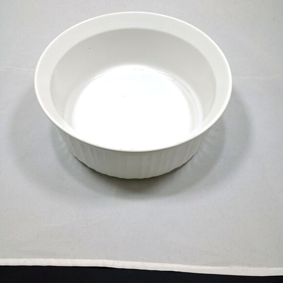 CorningWare 2.5 Qt Round Casserole Dish French White - Picture 1 of 4
